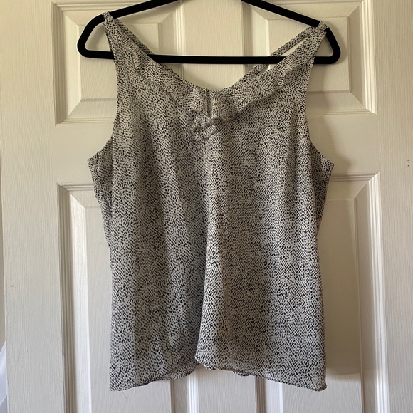 Cabi Flutter top - Picture 2 of 3